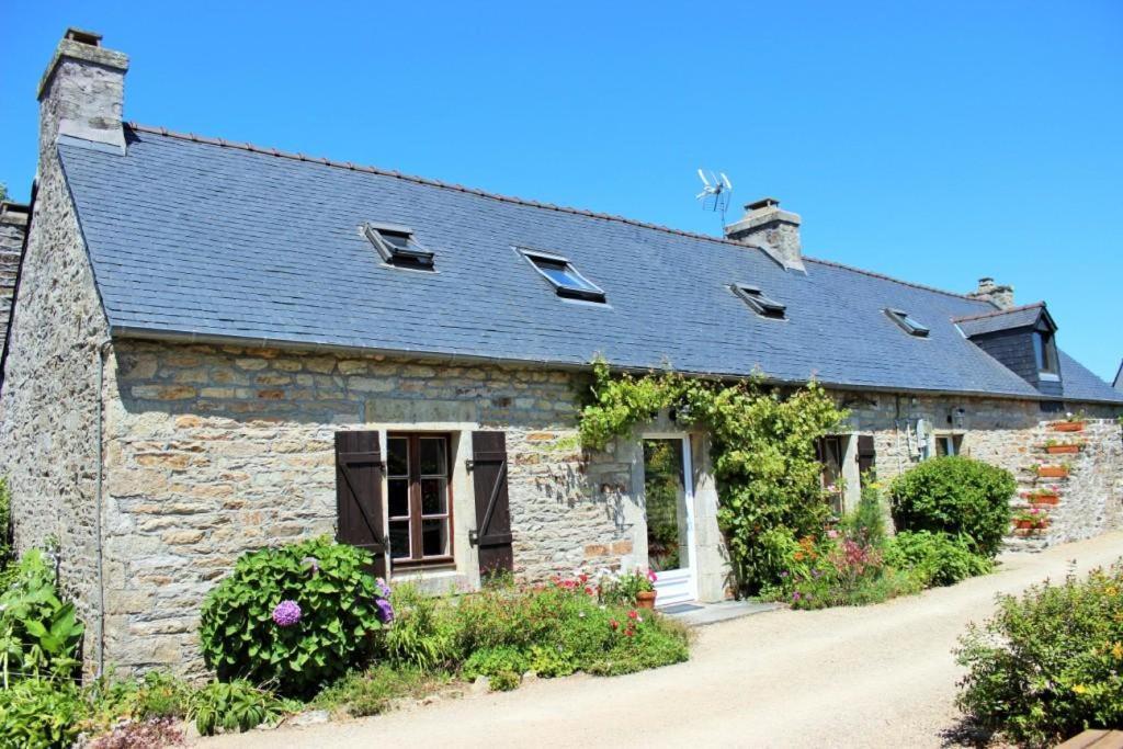 Sue'S Cottages Pleuven Exterior photo